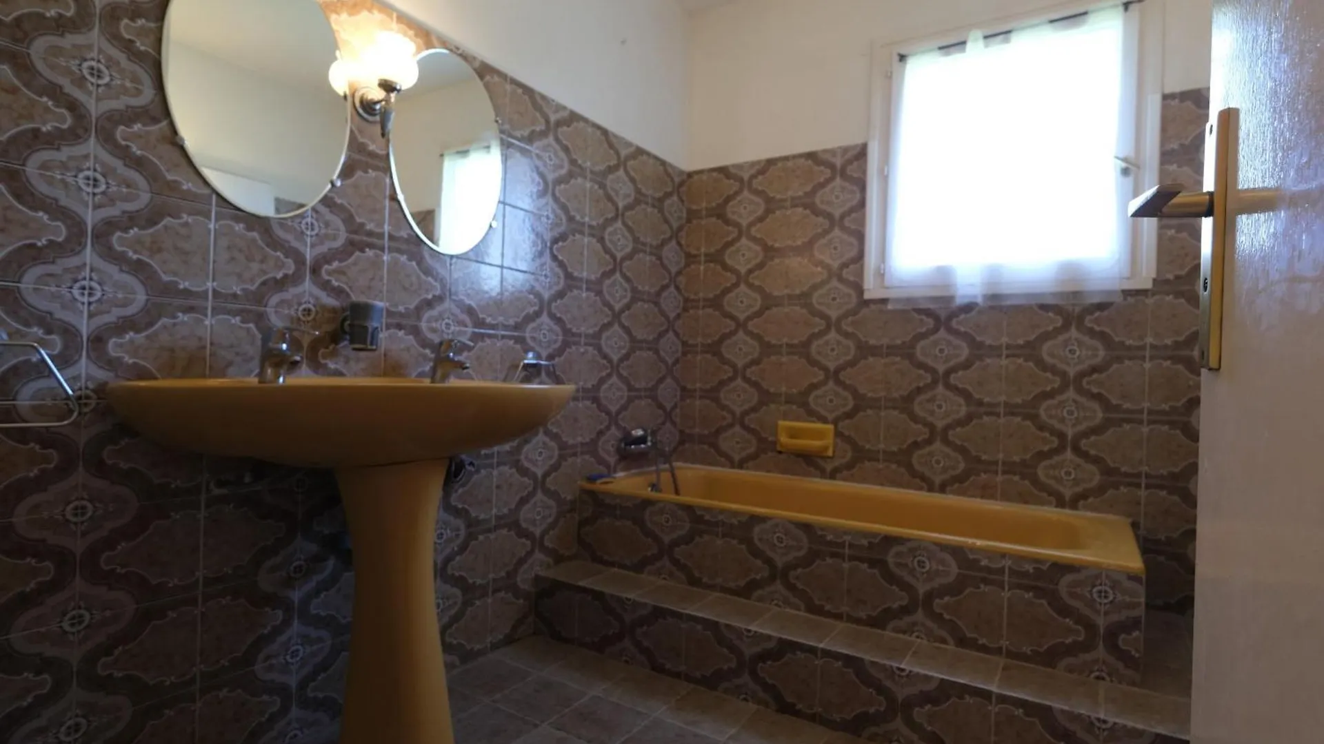 度假居 First Floor Of A Typical House Close To Aix En Provence 6 Personnes Châteauneuf-le-Rouge