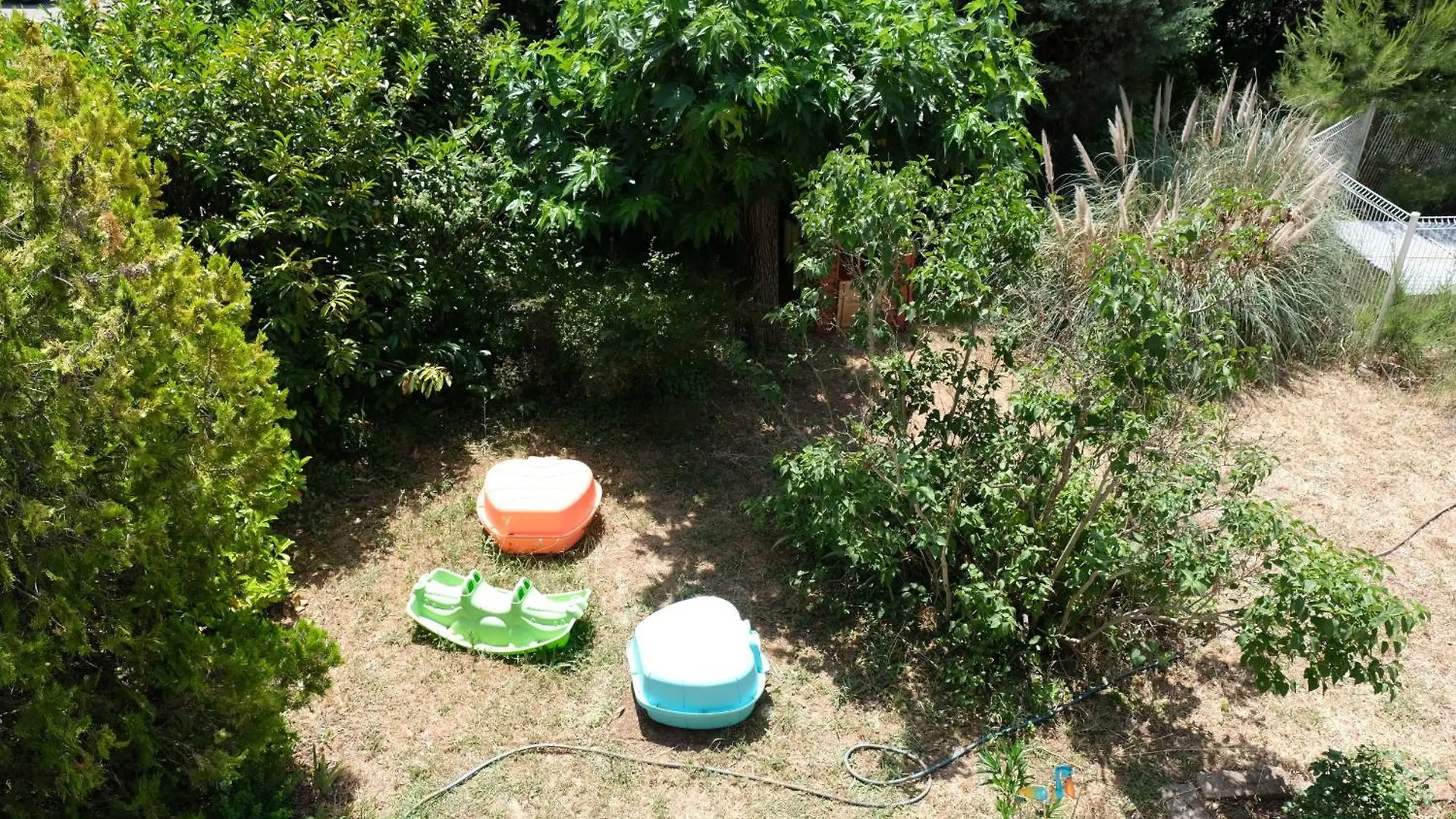 First Floor Of A Typical House Close To Aix En Provence 6 Personnes Châteauneuf-le-Rouge 度假居